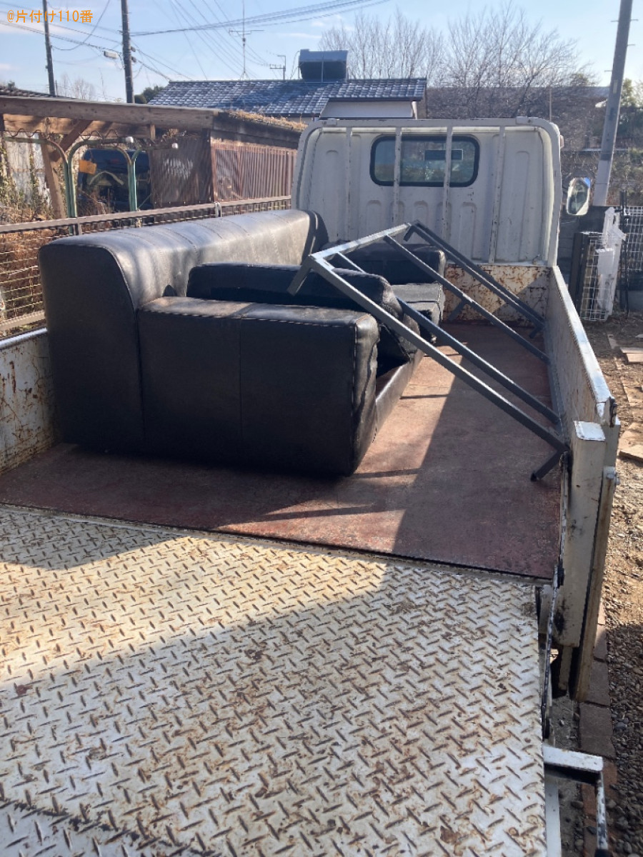 【太田市藪塚町】四人掛けソファーの回収と3人掛けの移動作業ご依頼